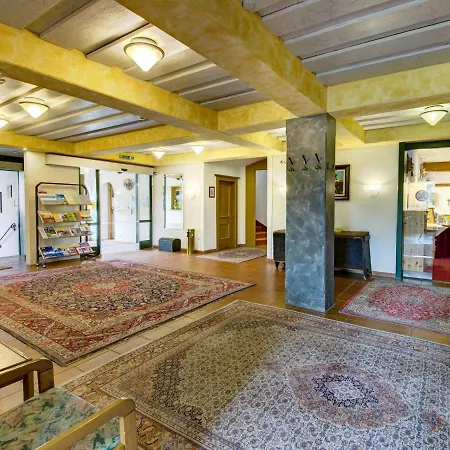 On Zettersfeld With Dolomites Views * Obernussdorf