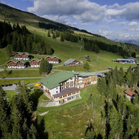 On Zettersfeld With Dolomites Views Lejlighed Obernussdorf