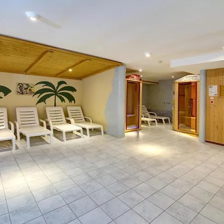 On Zettersfeld With Dolomites Views Obernussdorf