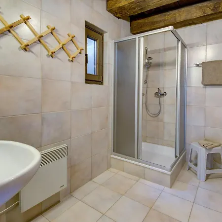 On Zettersfeld With Dolomites Views * Obernussdorf