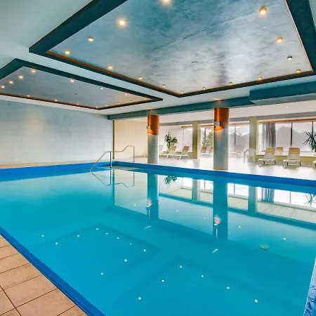 On Zettersfeld With Dolomites Views * Obernussdorf