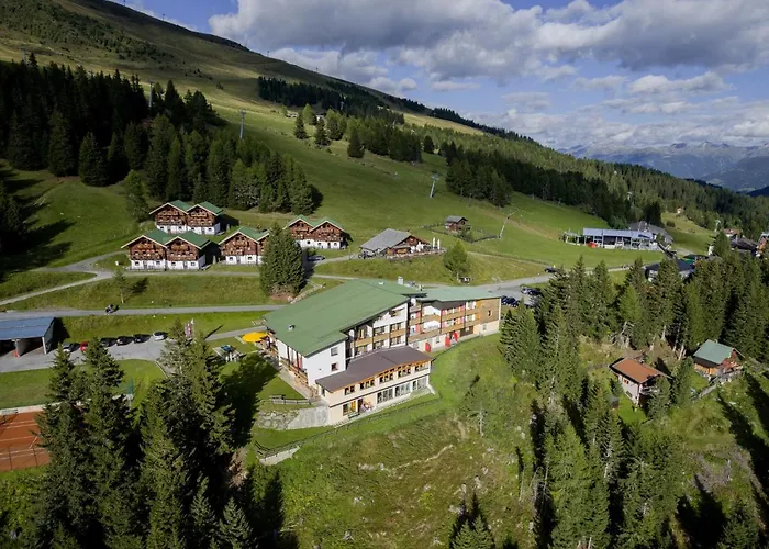 On Zettersfeld With Dolomites Views Appartamento Obernussdorf